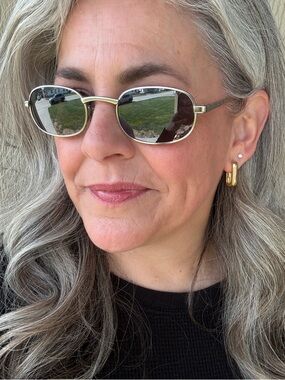 Fossil Women’s silver Tone Sunglasses - Stylish Mirrored Lenses